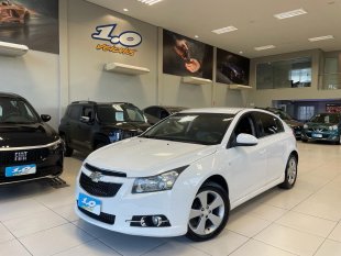 CRUZE HATCH SPORT LT 1.8 AUTOMÁTICO, C/COURO ** B R A N C O **